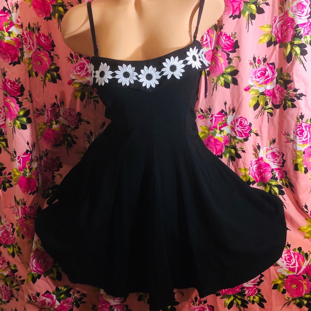 Betsey Johnson pocket daisy black white dress cute - Picture 3 of 8